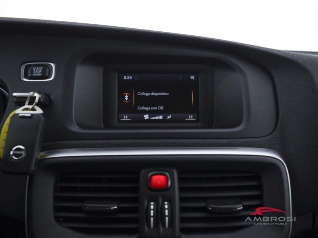 VOLVO V40 Cross Country usata 14