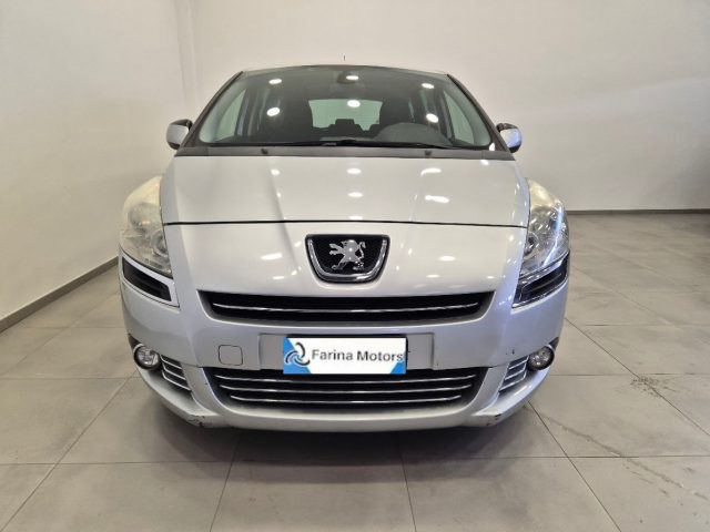 PEUGEOT 5008 usata, con Airbag