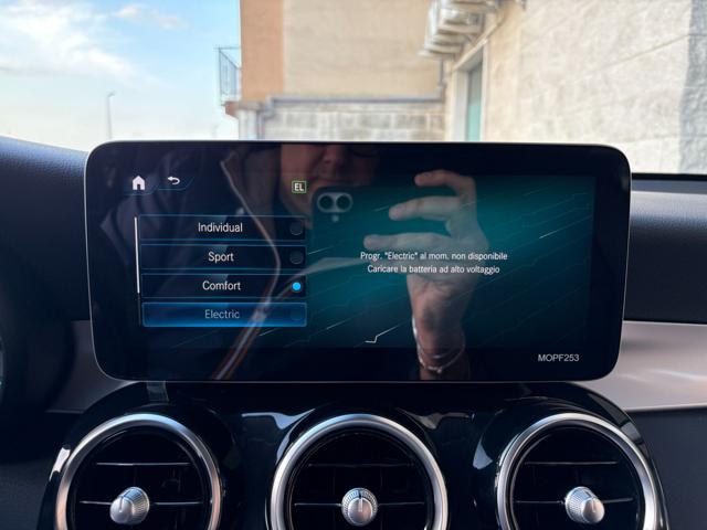 MERCEDES-BENZ GLC 300 usata, con Touch screen