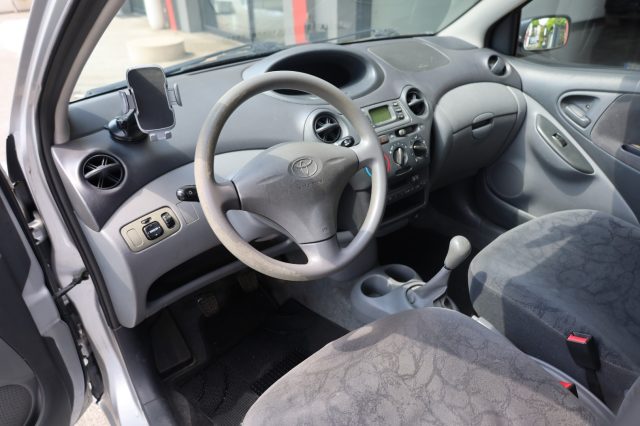 TOYOTA Yaris usata, con Airbag laterali