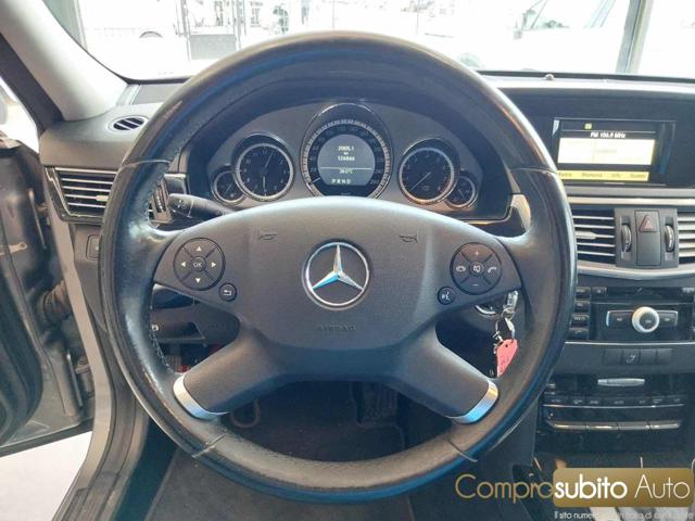 MERCEDES-BENZ E 220 usata 26