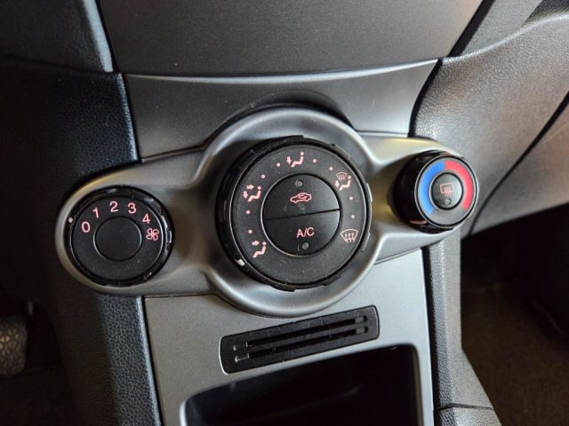 FORD Fiesta usata, con Climatizzatore