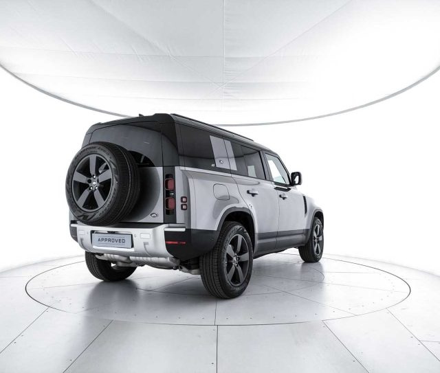 LAND ROVER Defender usata 1