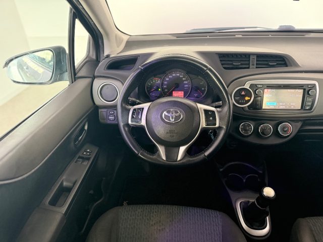 TOYOTA Yaris usata 13