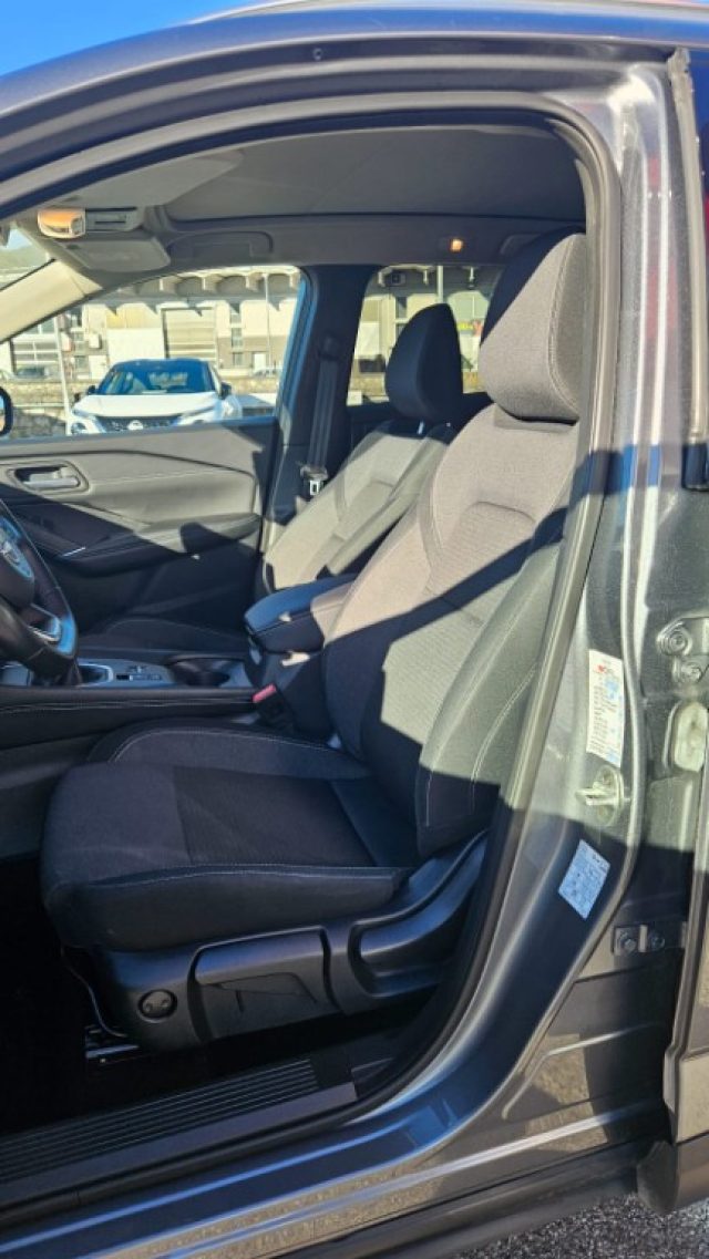 NISSAN Qashqai usata, con Fari LED