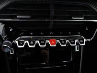 PEUGEOT 2008 usata, con Sedile posteriore sdoppiato