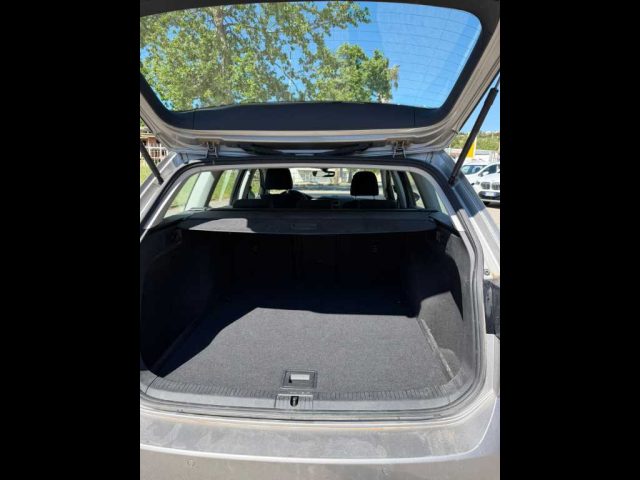 VOLKSWAGEN Golf usata, con ESP