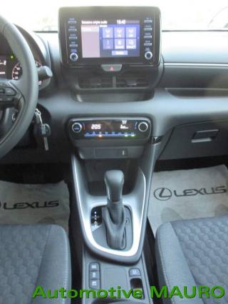 TOYOTA Yaris usata, con Sedile posteriore sdoppiato