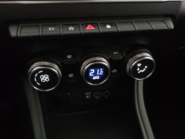 RENAULT Captur usata, con USB