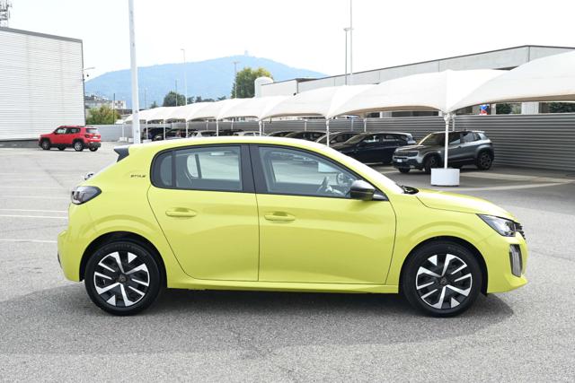 PEUGEOT 208 usata, con USB