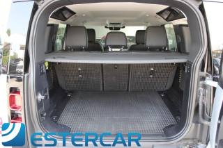 LAND ROVER Defender usata, con Park Distance Control