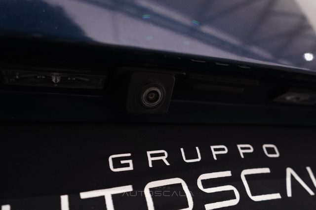 PEUGEOT 5008 usata, con Android Auto