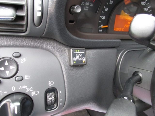 MERCEDES-BENZ C 200 usata, con Controllo trazione