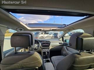VOLKSWAGEN Touran usata, con Servosterzo