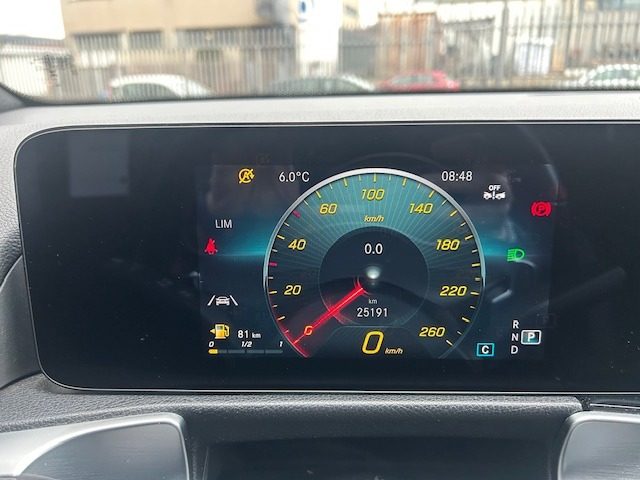 MERCEDES-BENZ GLB 200 usata, con Cerchi in lega