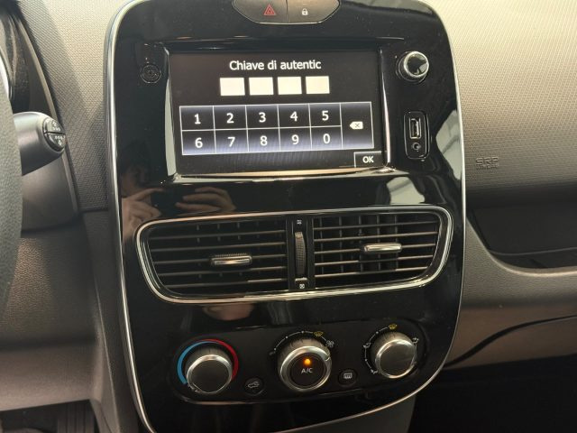 RENAULT Clio usata, con Telecamera per parcheggio assistito