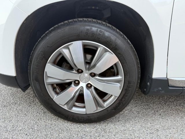 PEUGEOT 2008 usata, con Autoradio