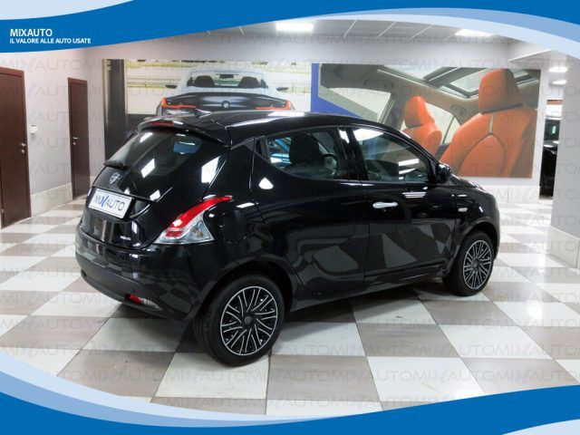 LANCIA Ypsilon usata, con Airbag