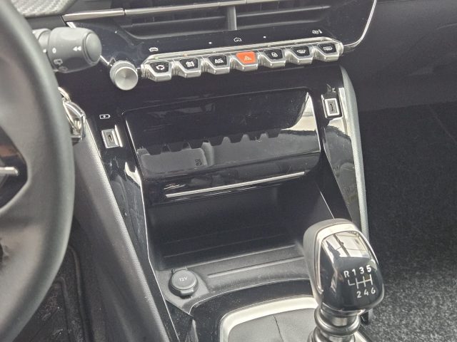 PEUGEOT 208 usata, con MP3