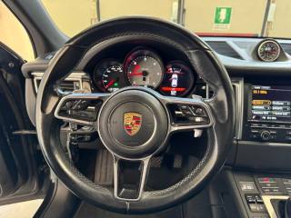 PORSCHE Macan usata, con Fendinebbia