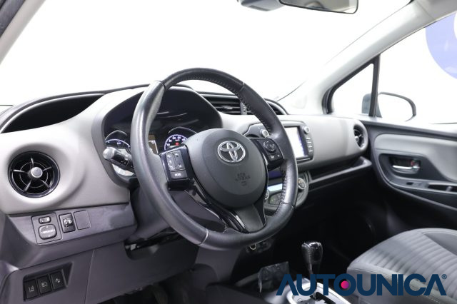 TOYOTA Yaris usata, con Autoradio