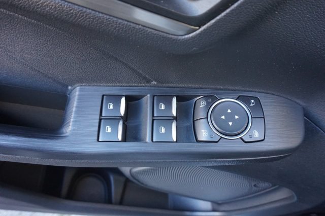 FORD Kuga usata, con Bracciolo