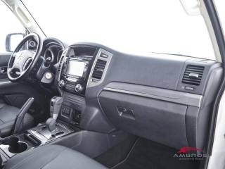 MITSUBISHI Pajero usata 11