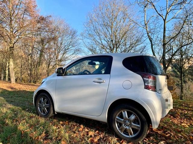 TOYOTA iQ usata, con ABS
