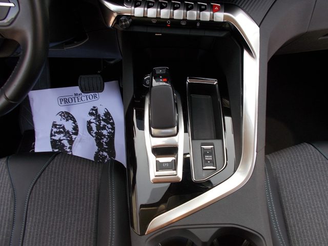 PEUGEOT 3008 usata, con Fari Xenon