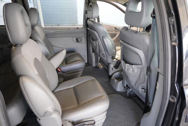 CHRYSLER Voyager usata 18