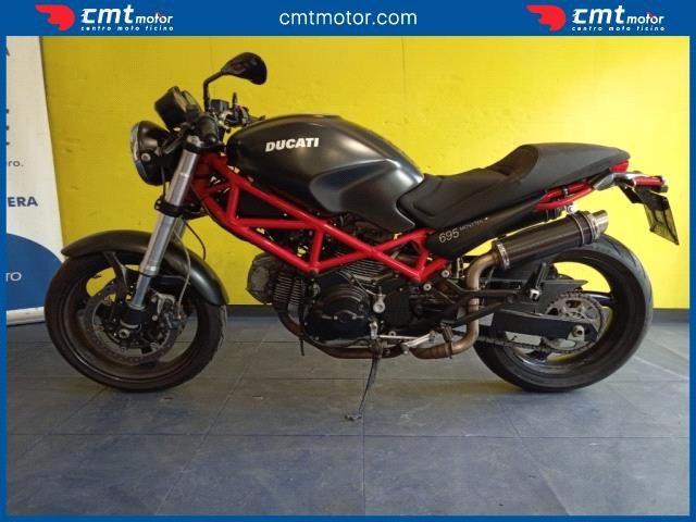 DUCATI Monster 695 usata 2
