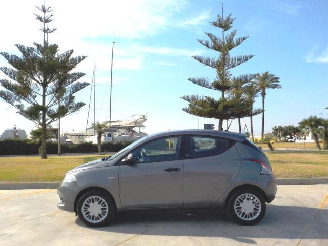 LANCIA Ypsilon usata, con Servosterzo