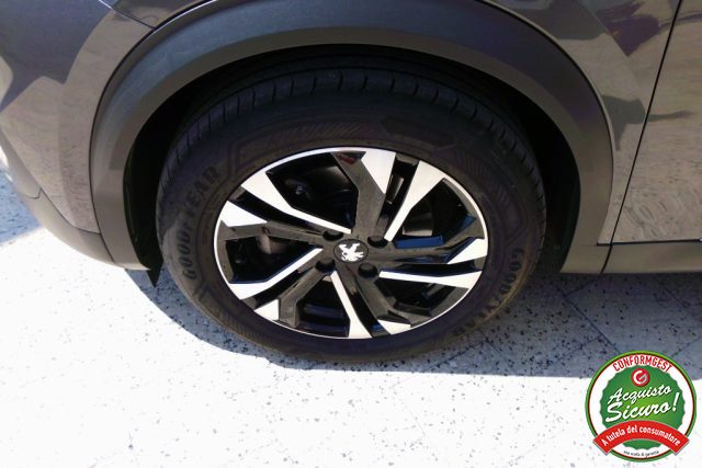 PEUGEOT 2008 usata, con Sensori di parcheggio anteriori
