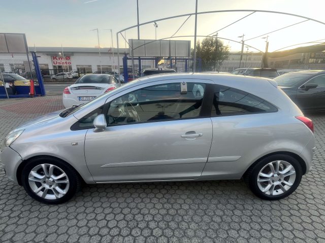 OPEL Corsa usata, con Boardcomputer