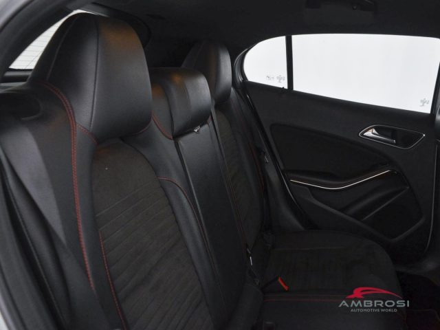MERCEDES-BENZ GLA 200 usata 10