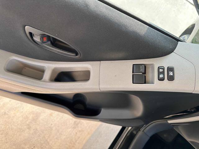 TOYOTA Yaris usata 41