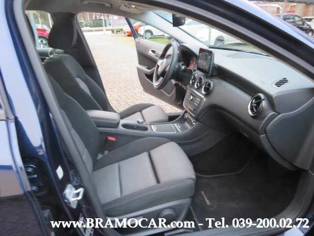 MERCEDES-BENZ GLA 180 usata, con Volante multifunzione