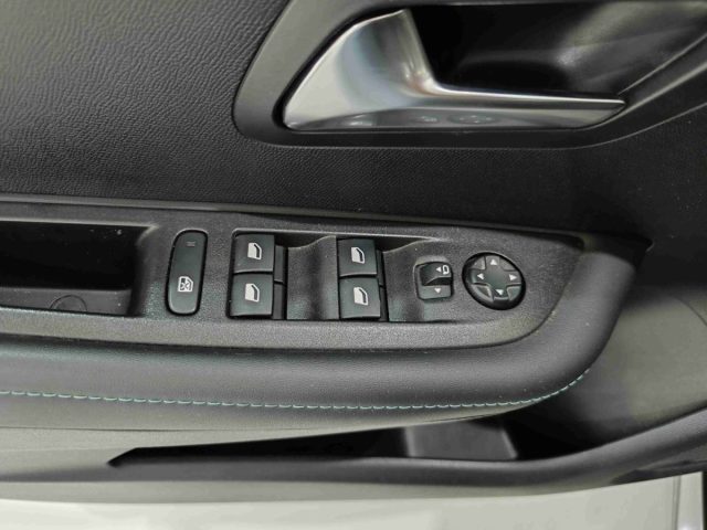 PEUGEOT 208 usata, con Sensore di pioggia