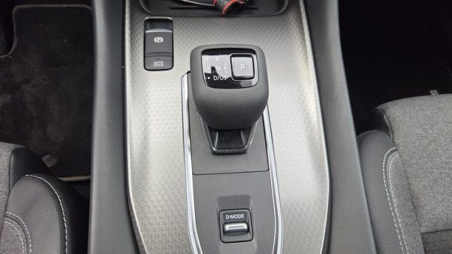 NISSAN Qashqai usata, con USB