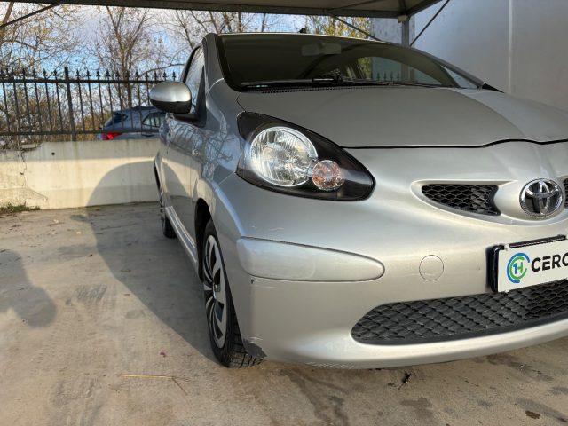 TOYOTA Aygo usata 31