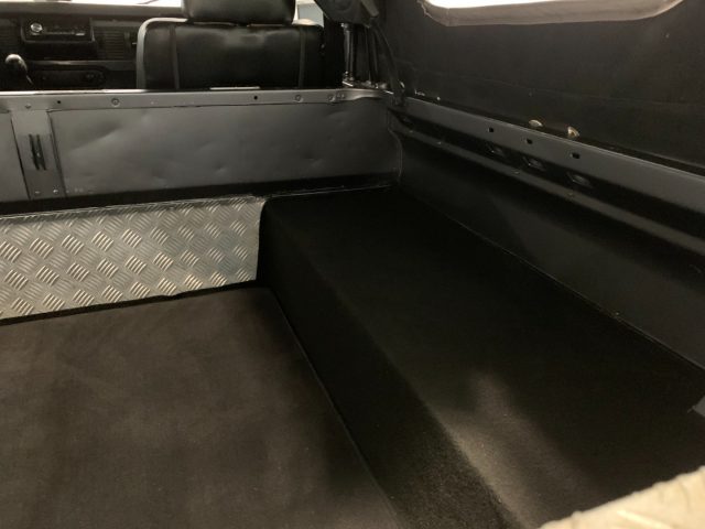LAND ROVER Defender usata 17