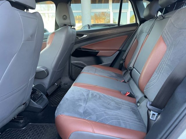VOLKSWAGEN ID.4 usata, con Autoradio