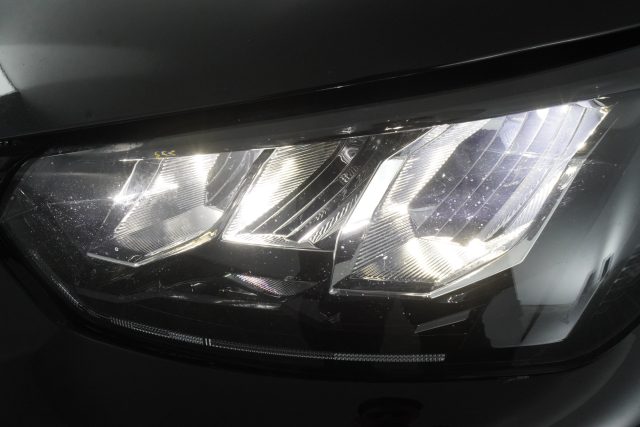 PEUGEOT 2008 usata 15