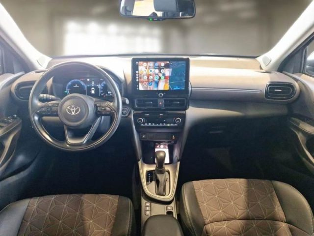TOYOTA Yaris Cross usata, con Autoradio