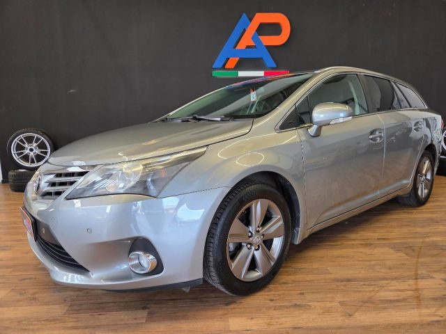 TOYOTA Avensis usata, con ABS