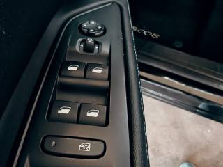 PEUGEOT 5008 usata, con Autoradio digitale