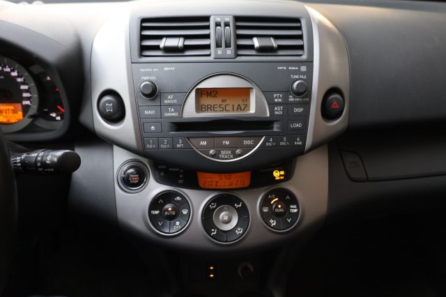 TOYOTA RAV 4 usata, con Bluetooth