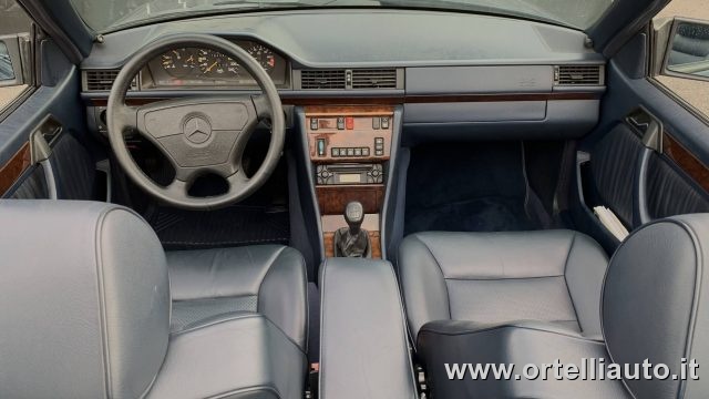 MERCEDES-BENZ E 200 usata 13