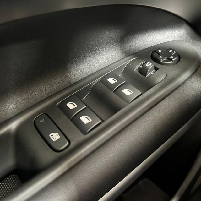 JEEP Avenger usata, con Autoradio digitale