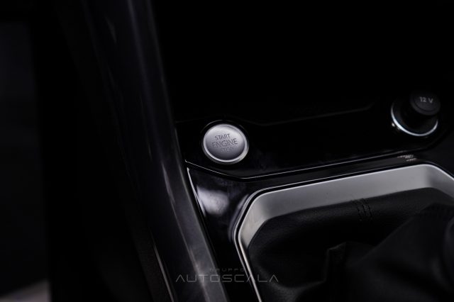 VOLKSWAGEN T-Roc usata, con Touch screen